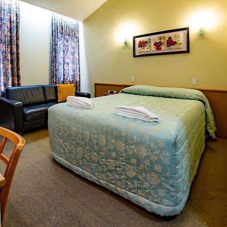 Victoria Railway Hotel Invercargill Buitenkant foto