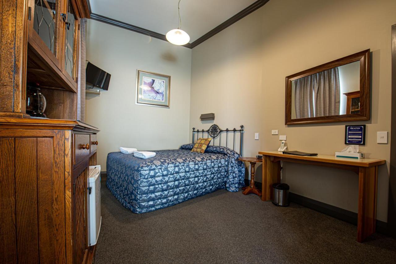 Victoria Railway Hotel Invercargill Buitenkant foto